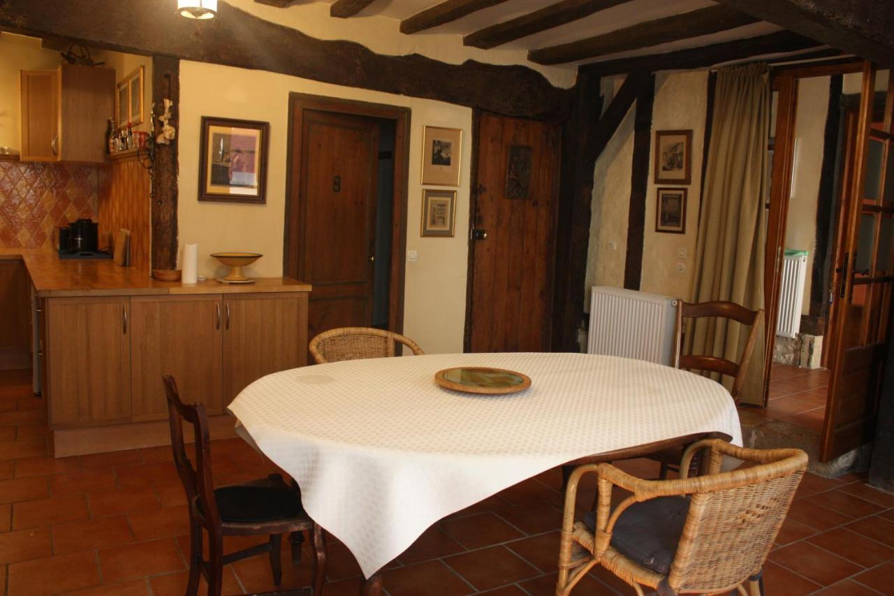Апартаменты L' Ancien Relais De Poste Henri Кастельжалу Экстерьер фото